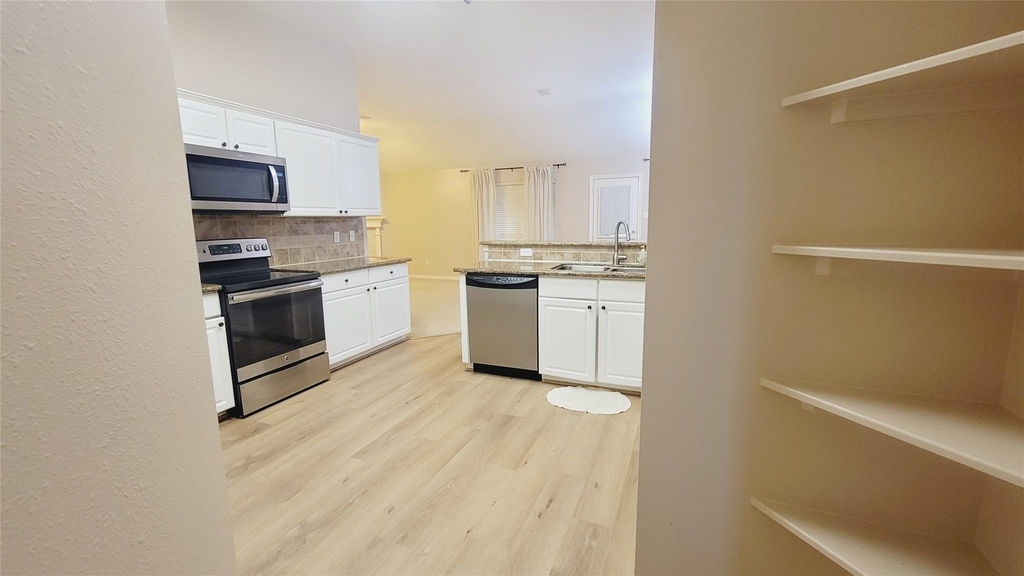 16215 Brinton Court - Photo 6