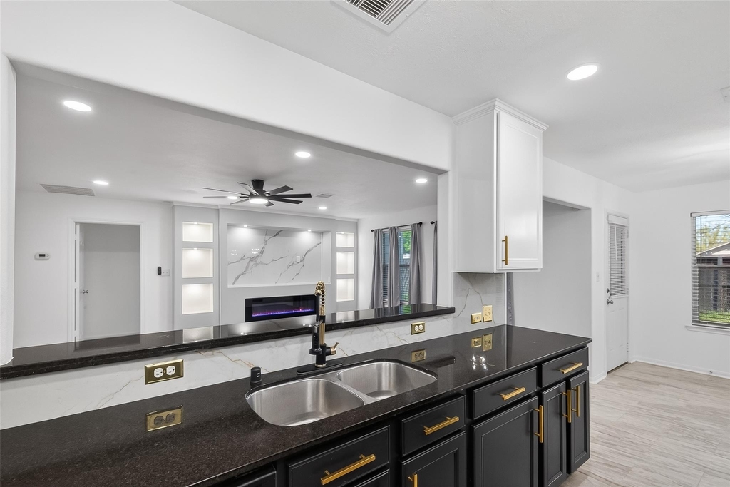 15807 Sonoma Park Drive - Photo 15