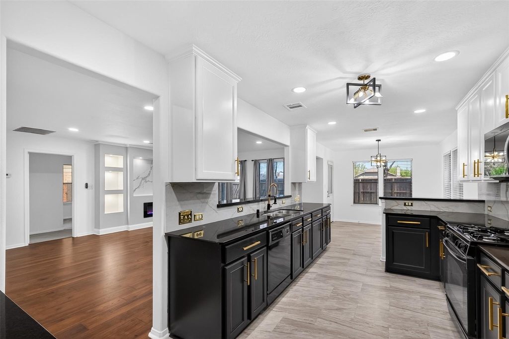 15807 Sonoma Park Drive - Photo 16