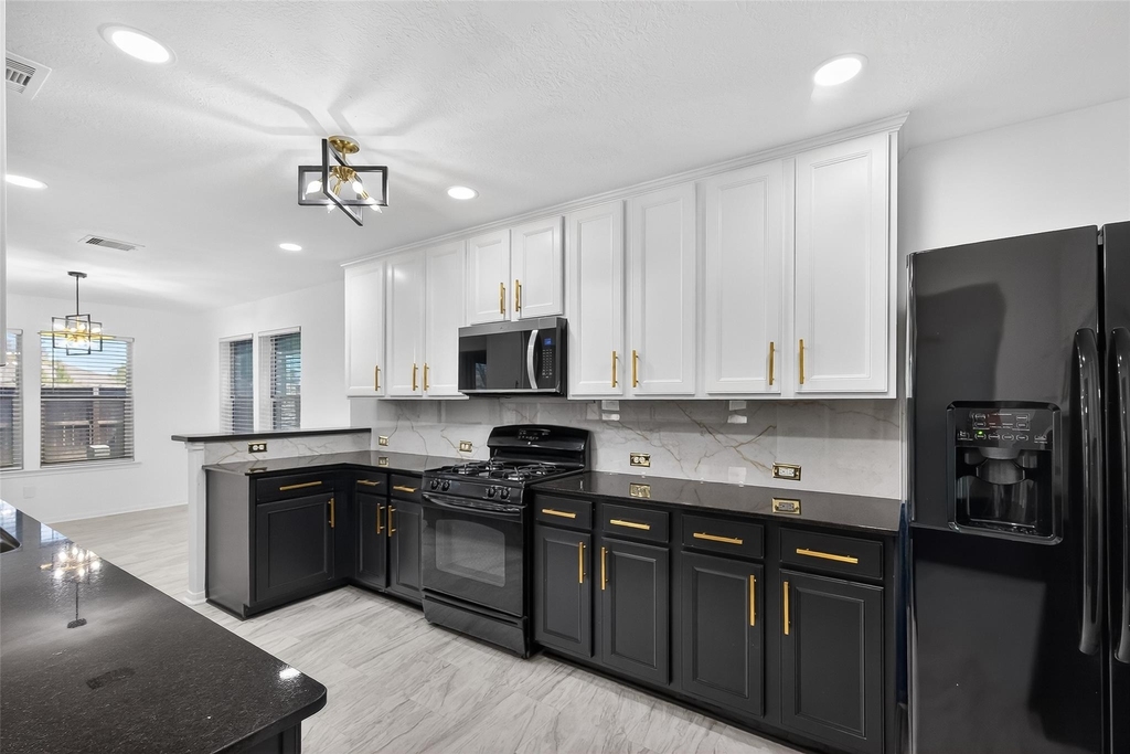 15807 Sonoma Park Drive - Photo 12