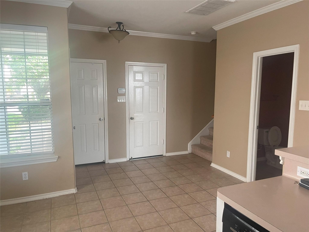 5815 Vinemont Lane - Photo 6