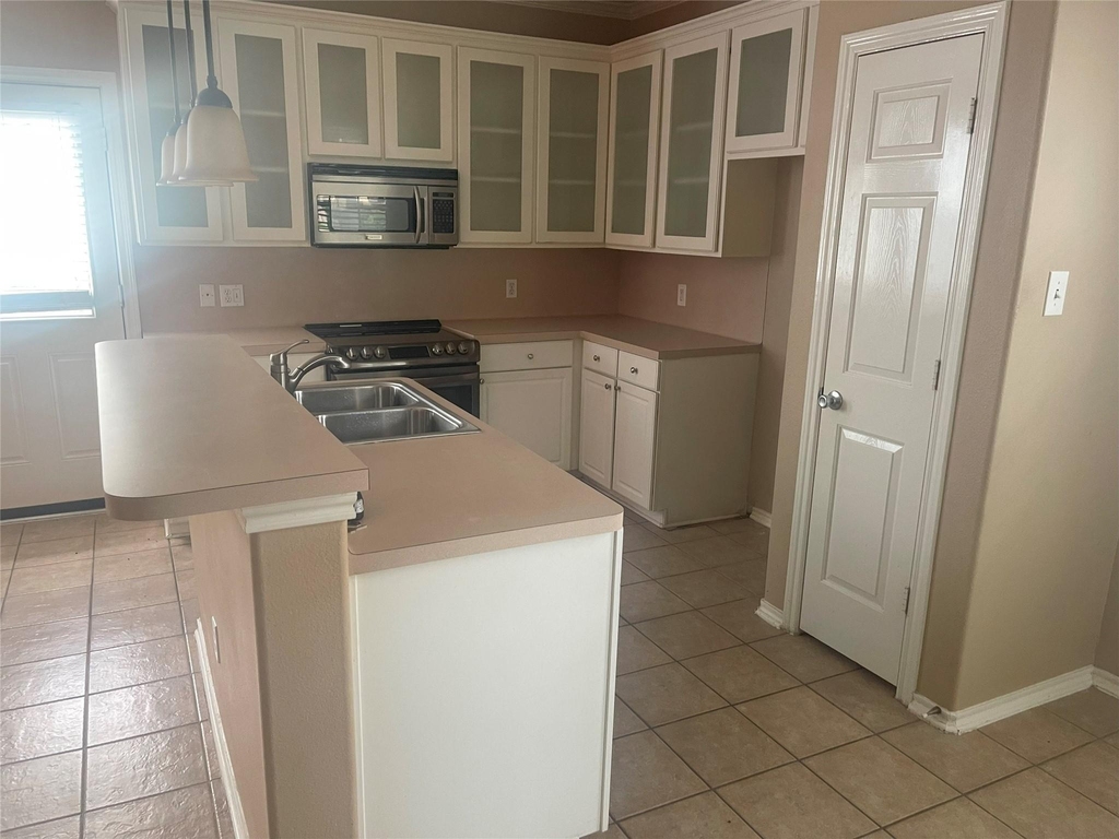 5815 Vinemont Lane - Photo 2