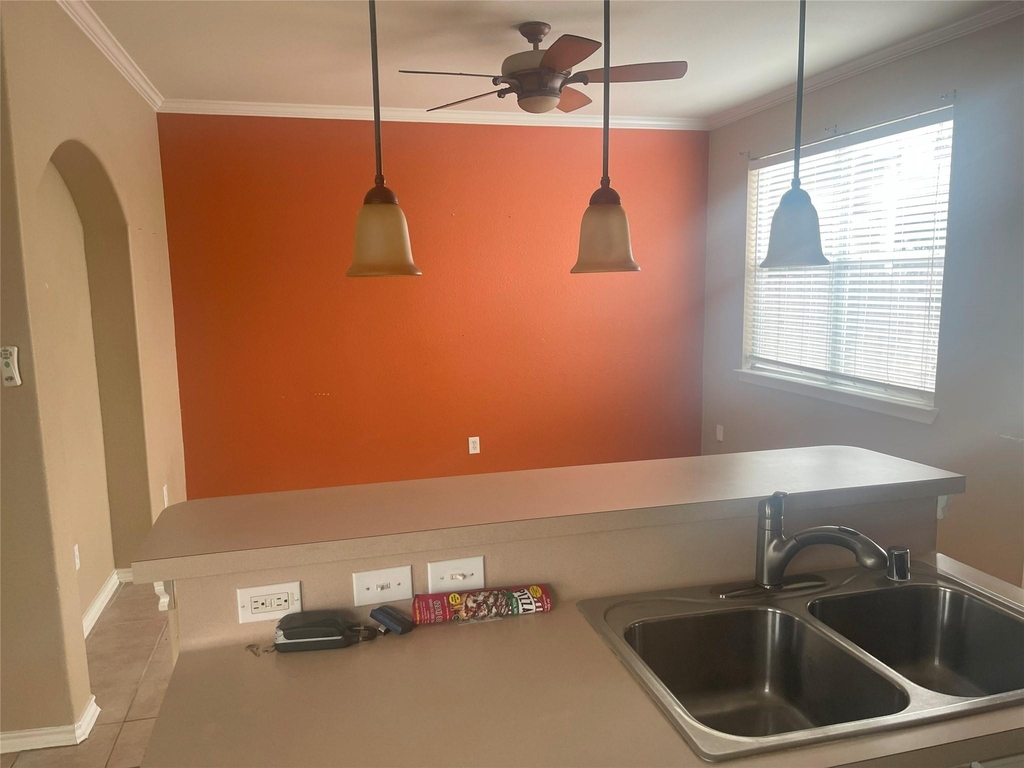 5815 Vinemont Lane - Photo 5