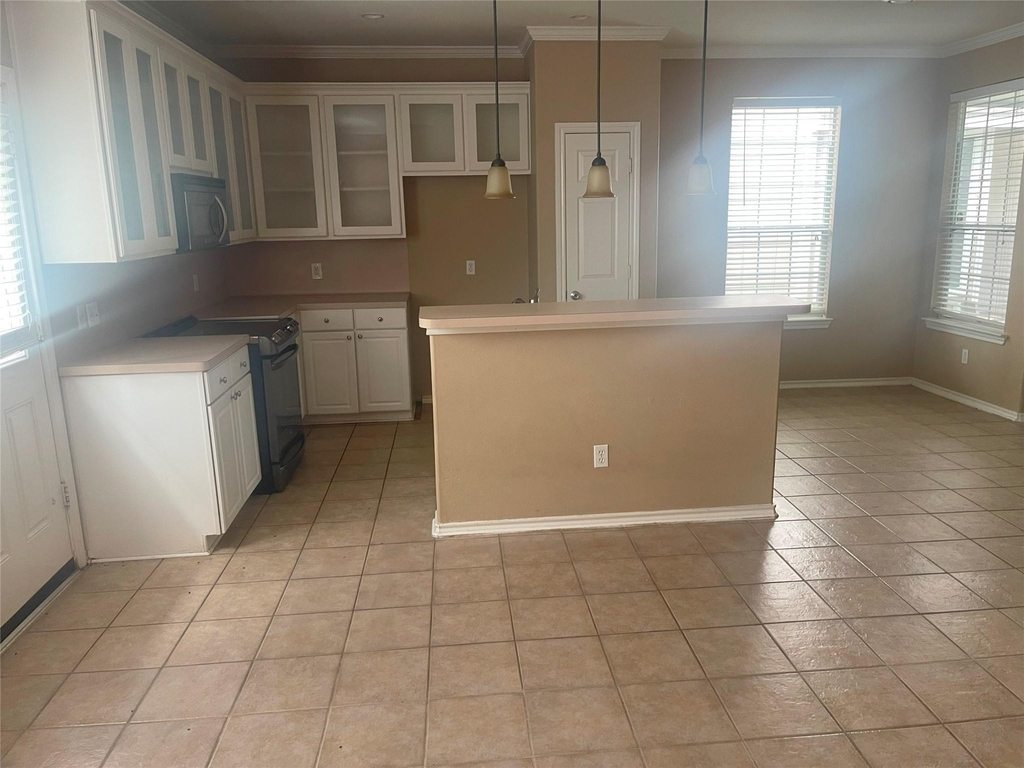 5815 Vinemont Lane - Photo 4