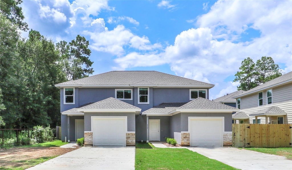 2702 Appian Way - Photo 0
