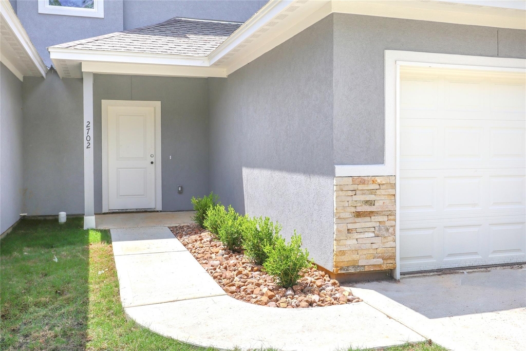 2702 Appian Way - Photo 1