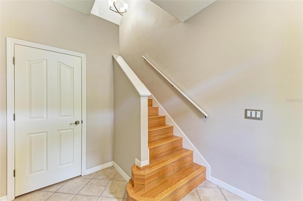 3047 Pointeview Drive - Photo 5