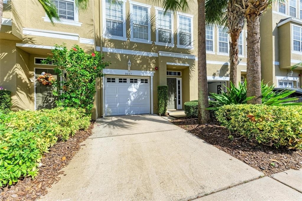 3047 Pointeview Drive - Photo 2