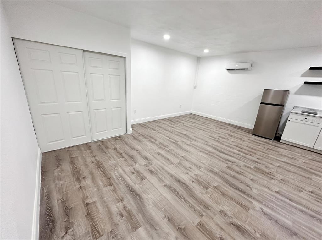 1017 Parkwood Drive - Photo 3
