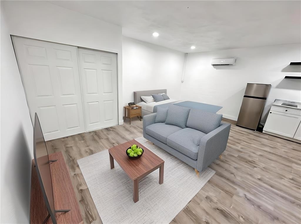 1017 Parkwood Drive - Photo 2