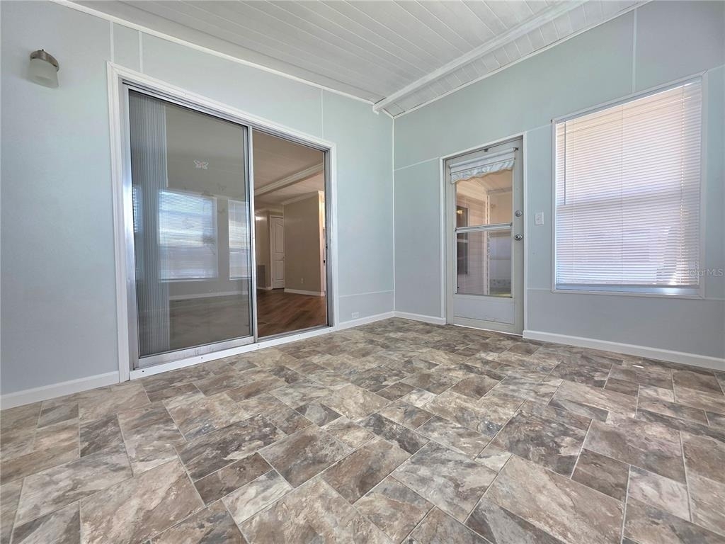 36801 Camelia Court - Photo 6