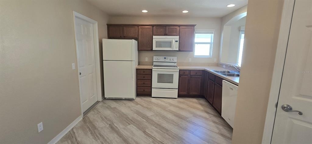 2577 Lindewood Street - Photo 4