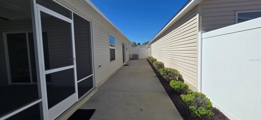 2577 Lindewood Street - Photo 1
