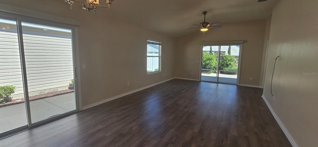 2577 Lindewood Street - Photo 6