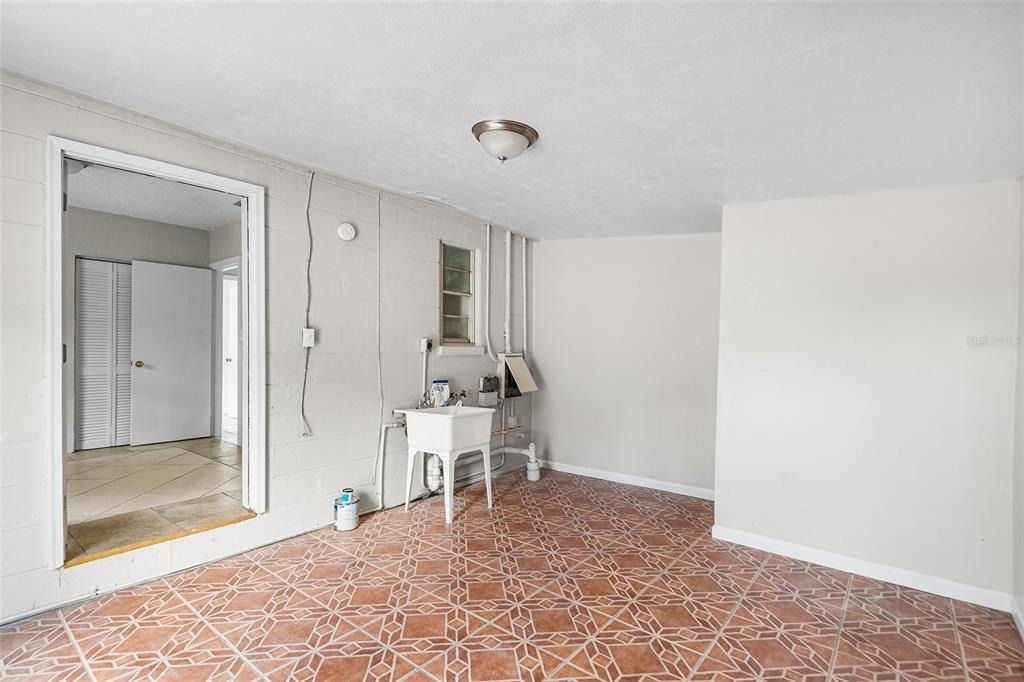 201 N Himes Avenue - Photo 8