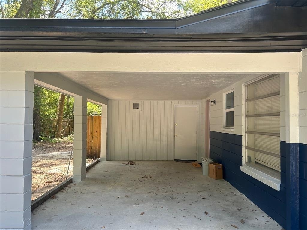 3035 W University Avenue - Photo 2