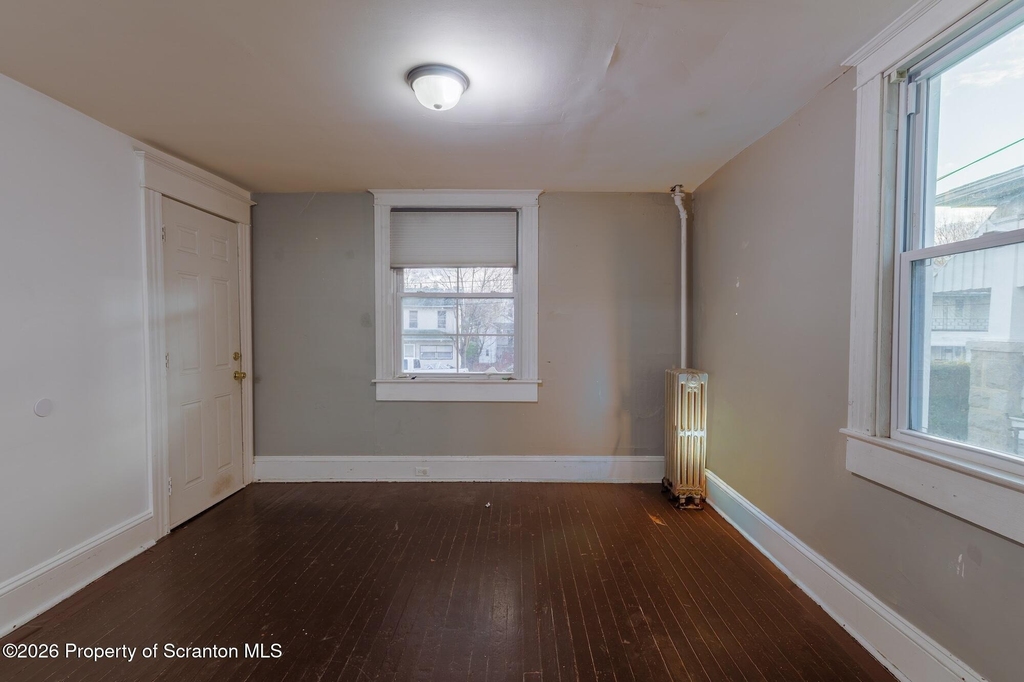 623 E Elm Street - Photo 3