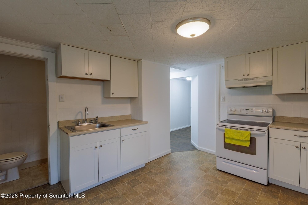 623 E Elm Street - Photo 10