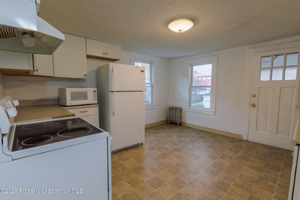 623 E Elm Street - Photo 8
