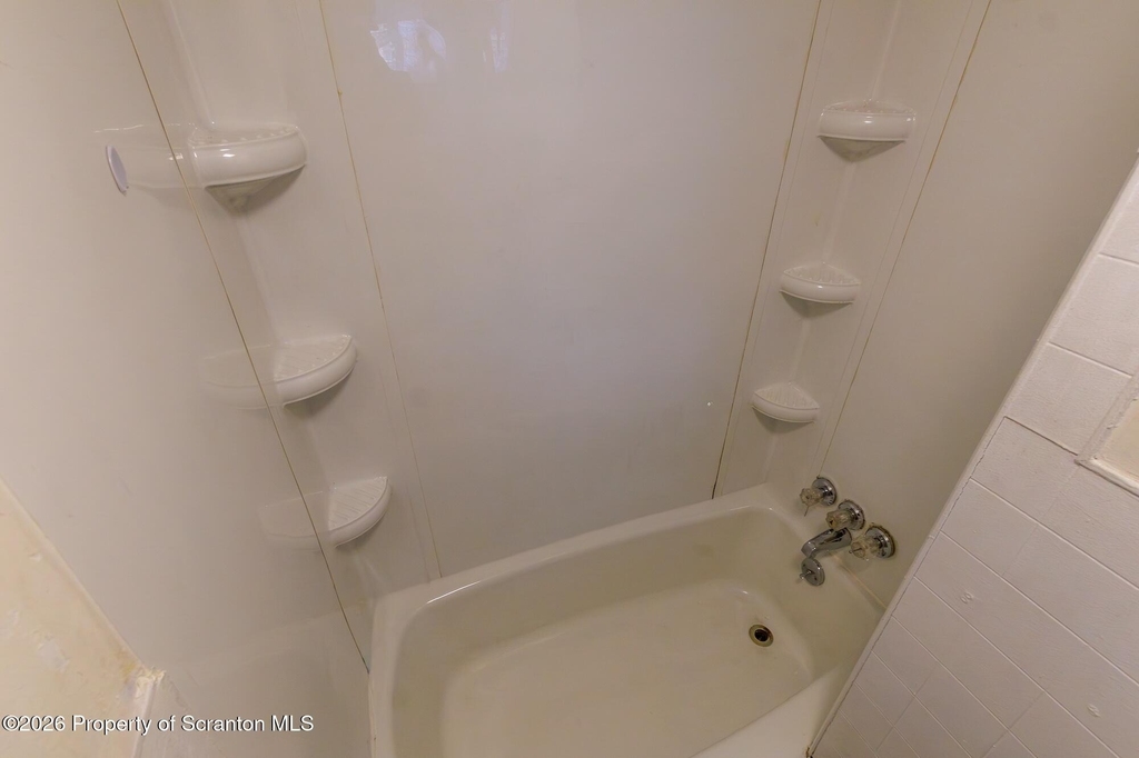 623 E Elm Street - Photo 13
