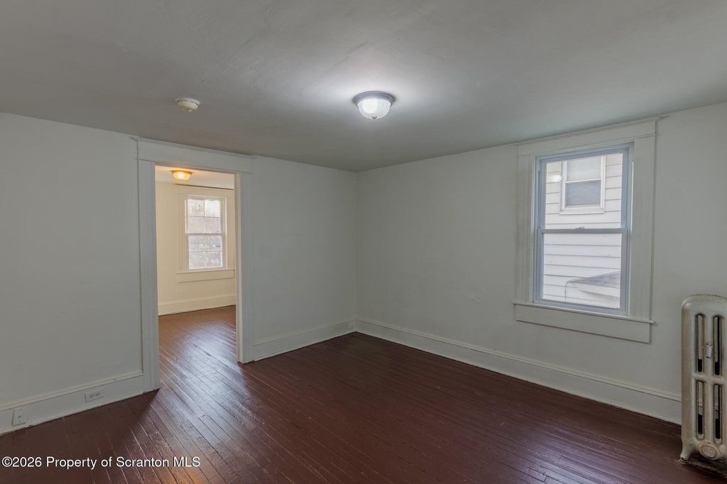623 E Elm Street - Photo 3