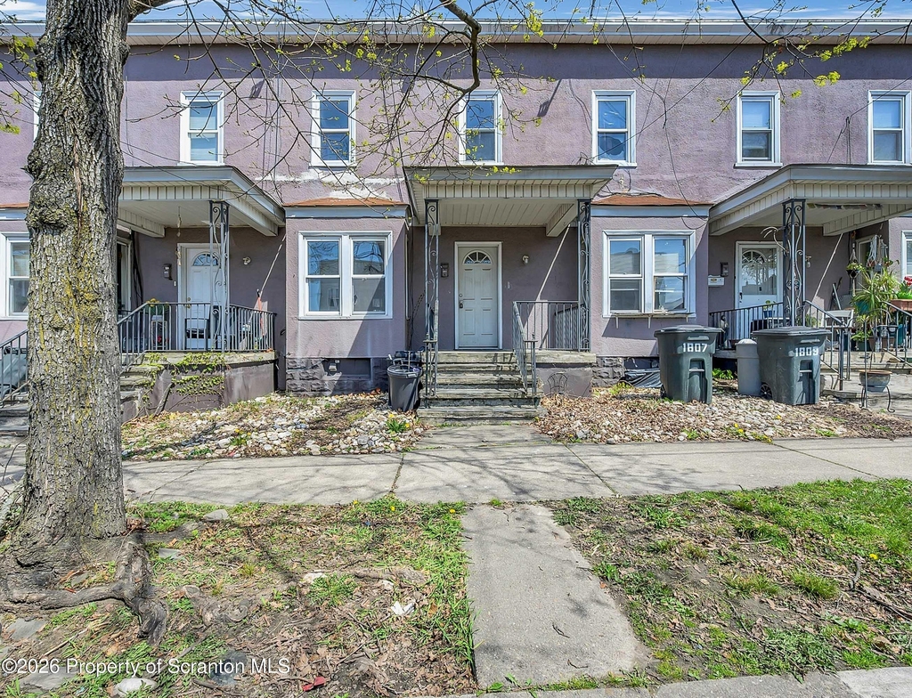 1807 Green Ridge Street - Photo 0