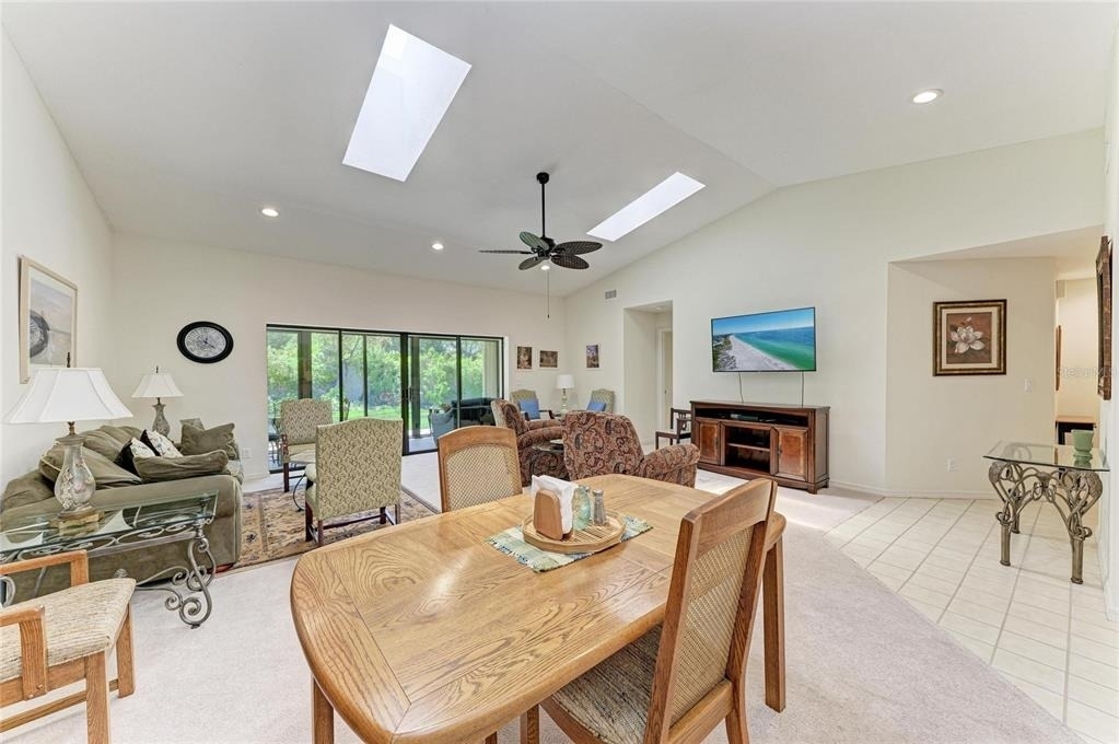 3946 Wilshire Circle E - Photo 8