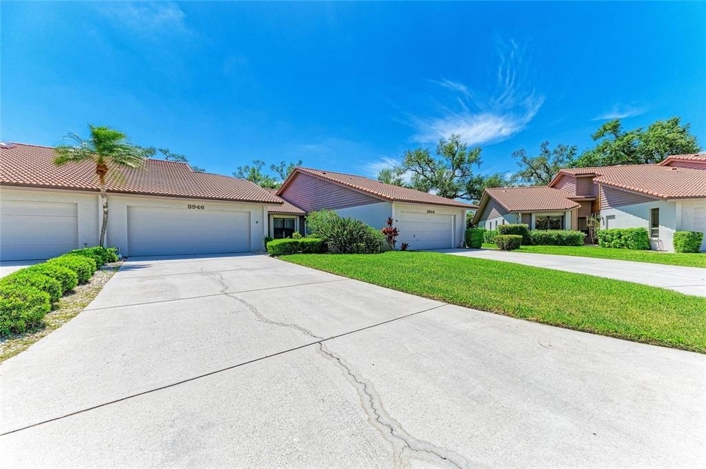 3946 Wilshire Circle E - Photo 0