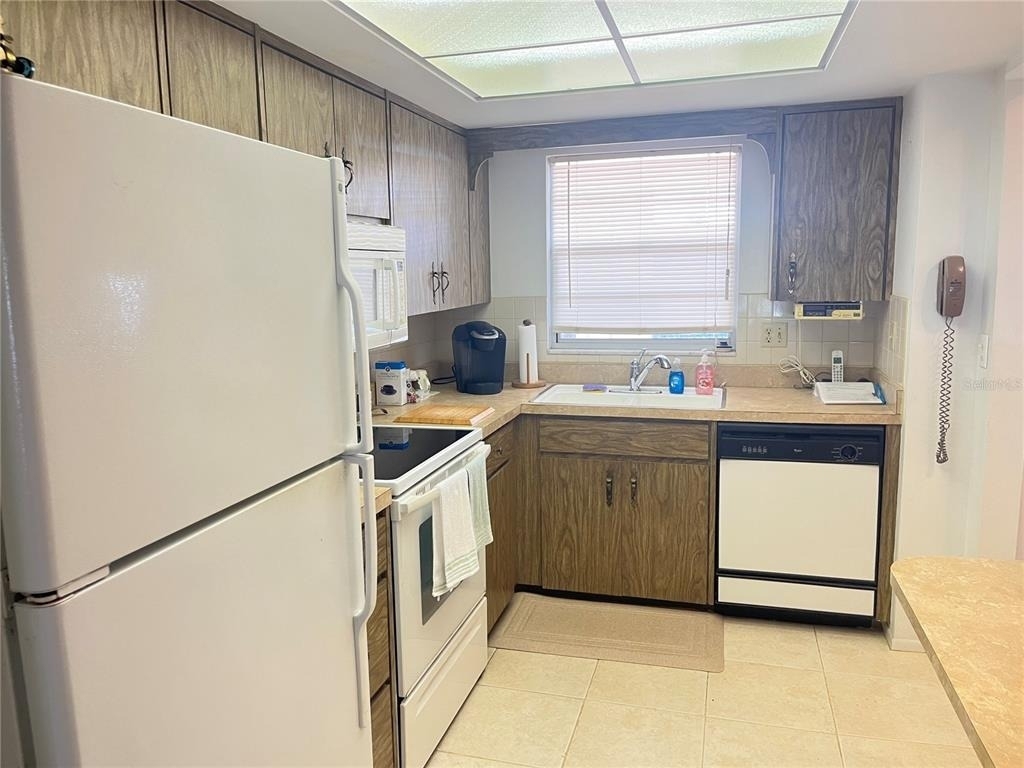 655 Park Circle - Photo 4