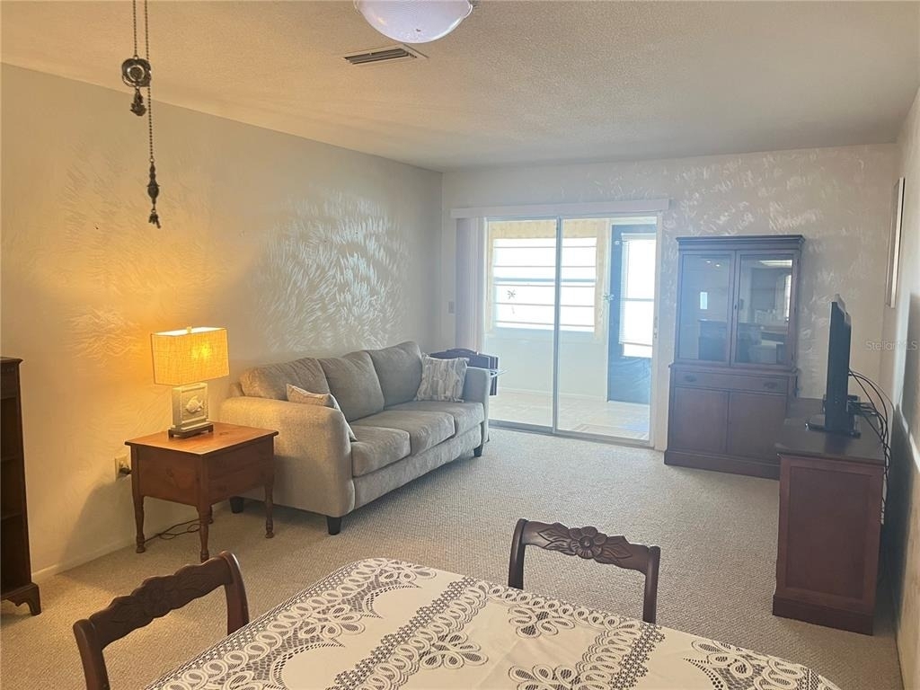 655 Park Circle - Photo 5
