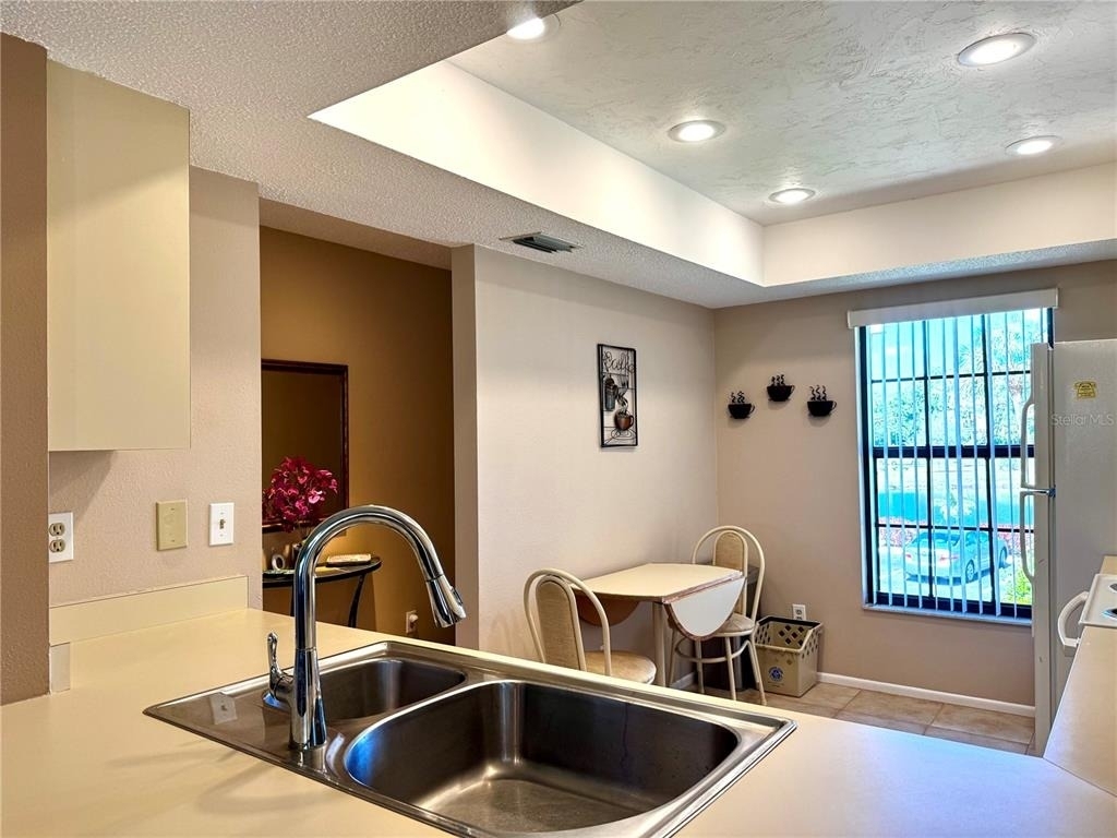 4644 Weybridge - Photo 14