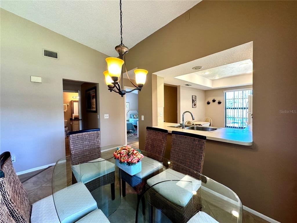 4644 Weybridge - Photo 8