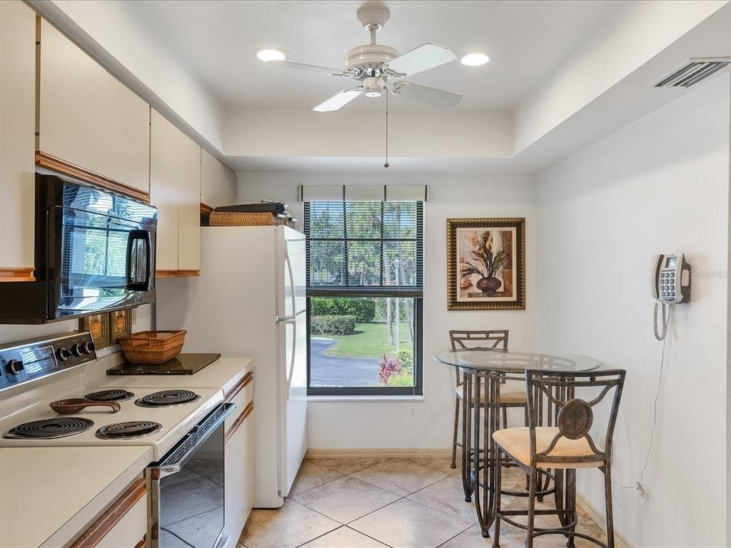 4440 Weybridge - Photo 17