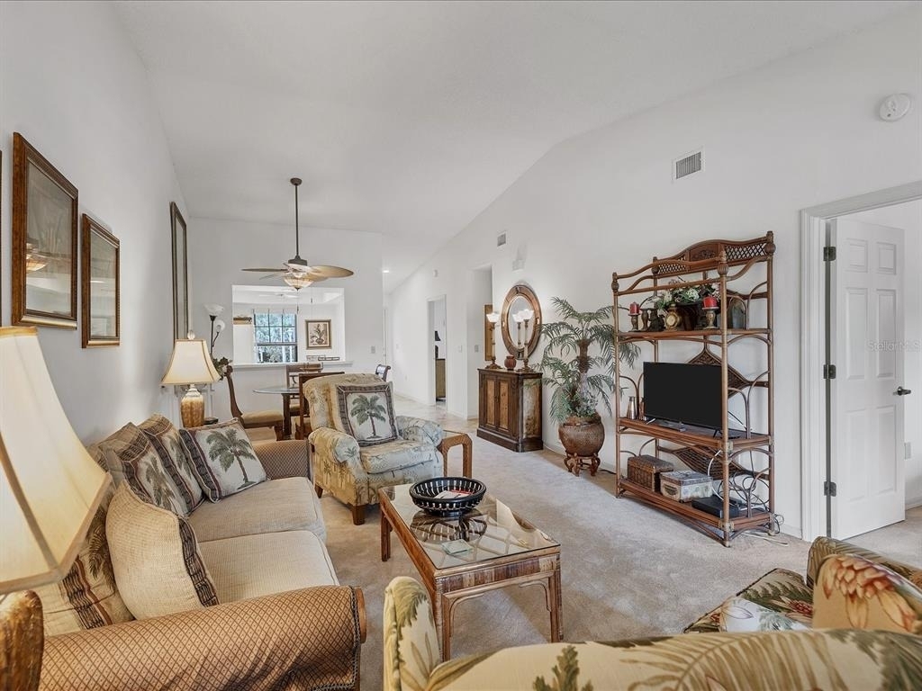 4440 Weybridge - Photo 8