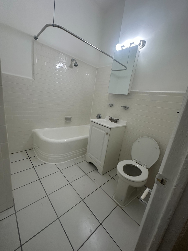 1st Avenue - Photo 3