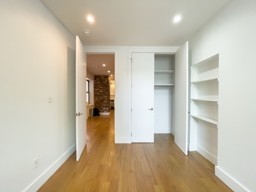 115 Carlton Avenue - Photo 3