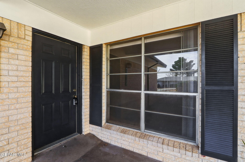 7129 Orizaba Avenue - Photo 2