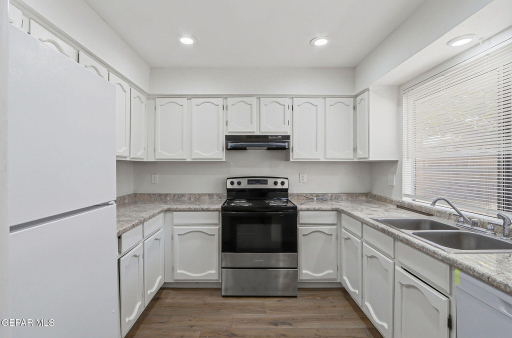 7129 Orizaba Avenue - Photo 9