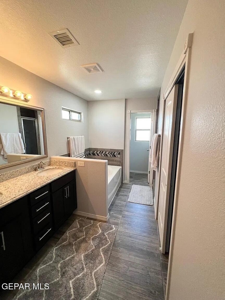 15120 Method Avenue - Photo 7