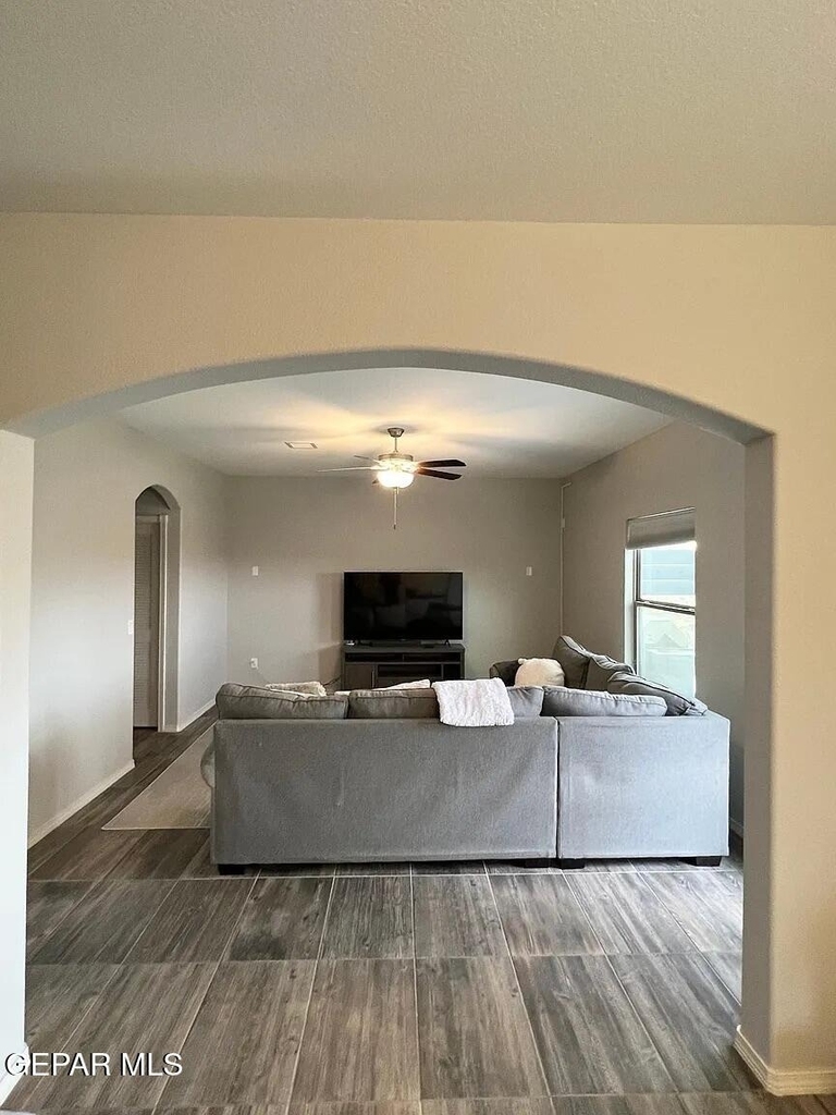 15120 Method Avenue - Photo 2