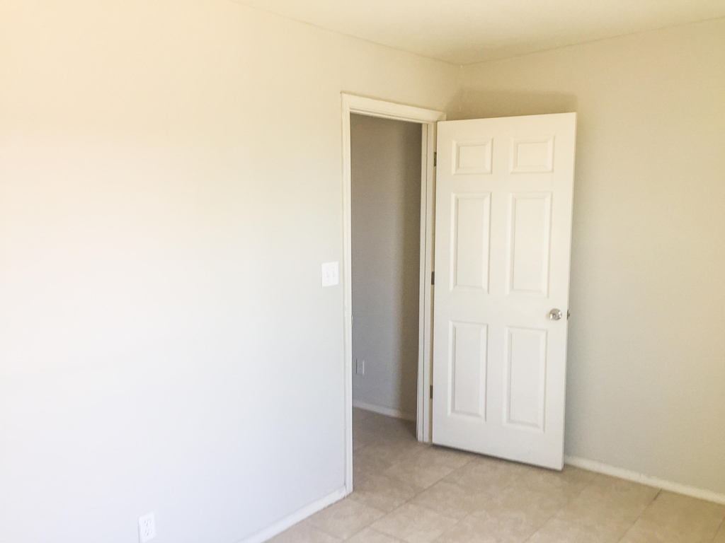 1654 Exeter Drive - Photo 7