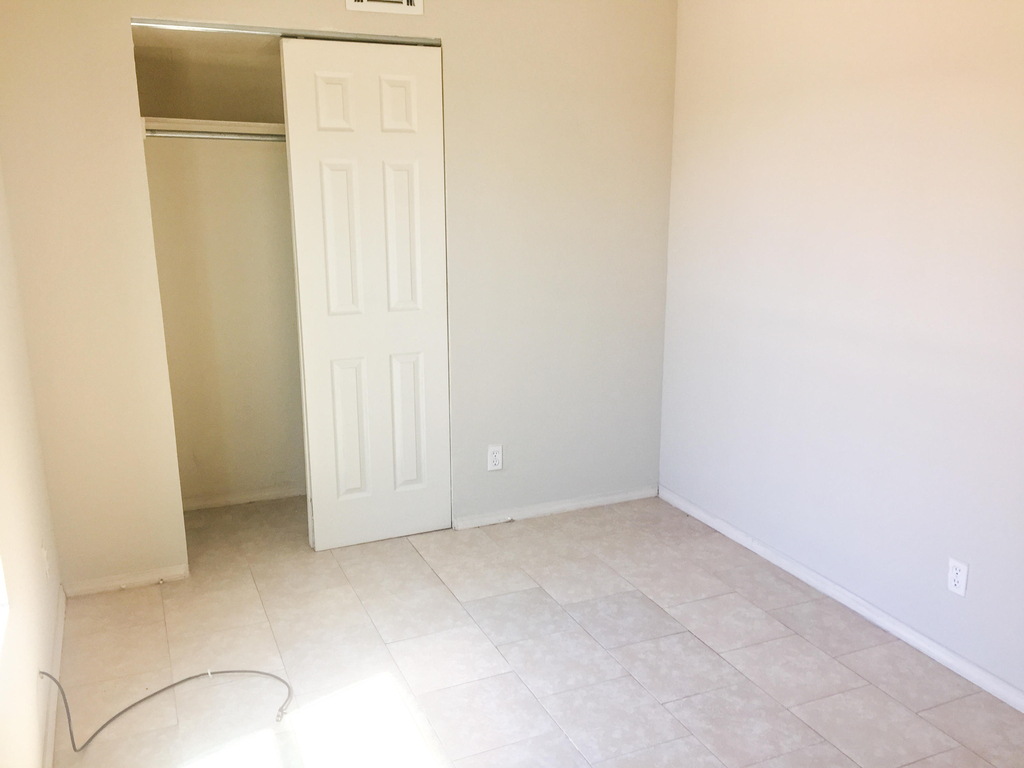 1654 Exeter Drive - Photo 6