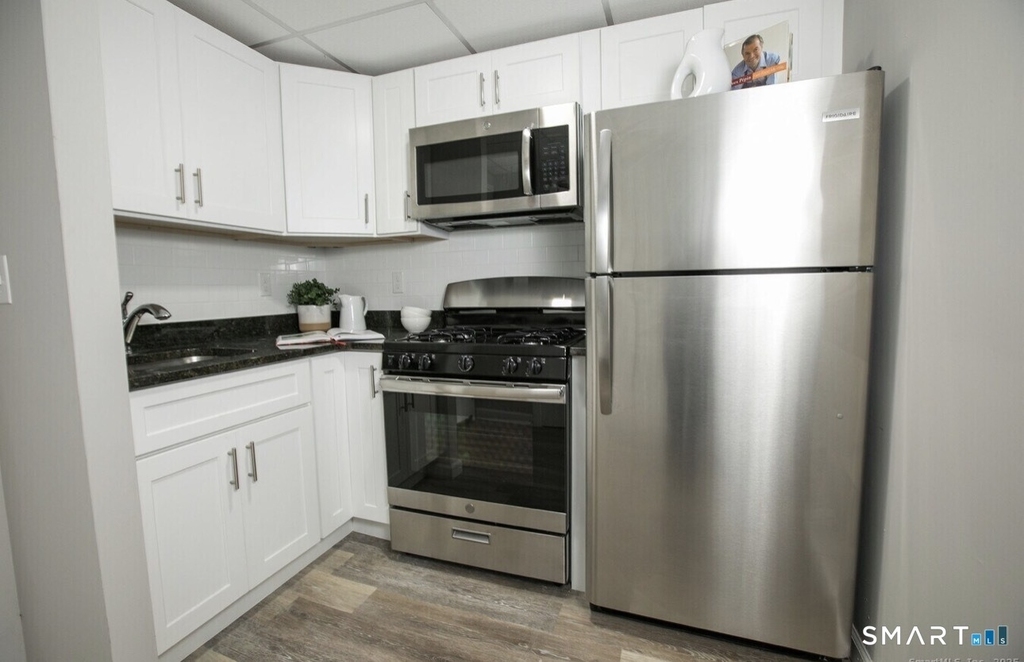 225 Lordship Boulevard - Photo 3
