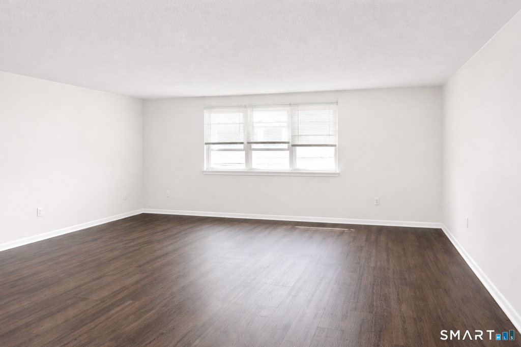 16 Gate Lane - Photo 3