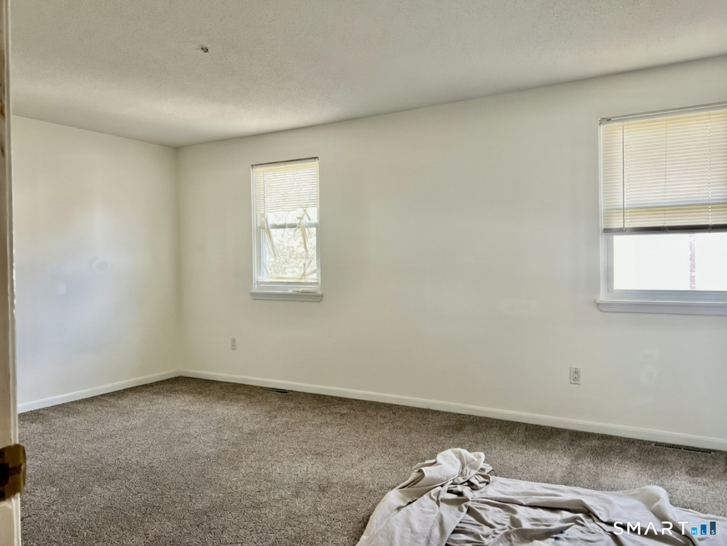 16 Gate Lane - Photo 8