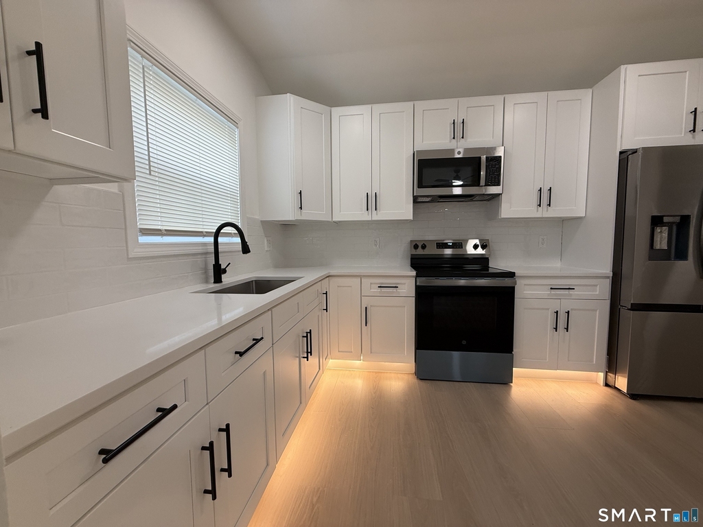 8-12 Sterling Street - Photo 2