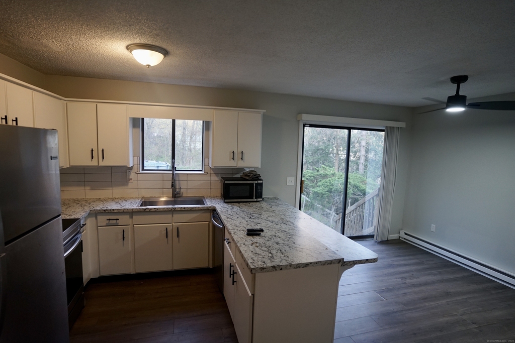 188 Moreland Avenue - Photo 2