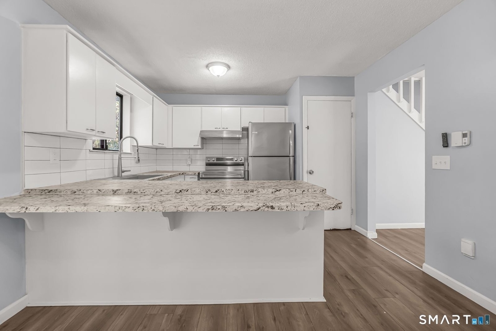 188 Moreland Avenue - Photo 3