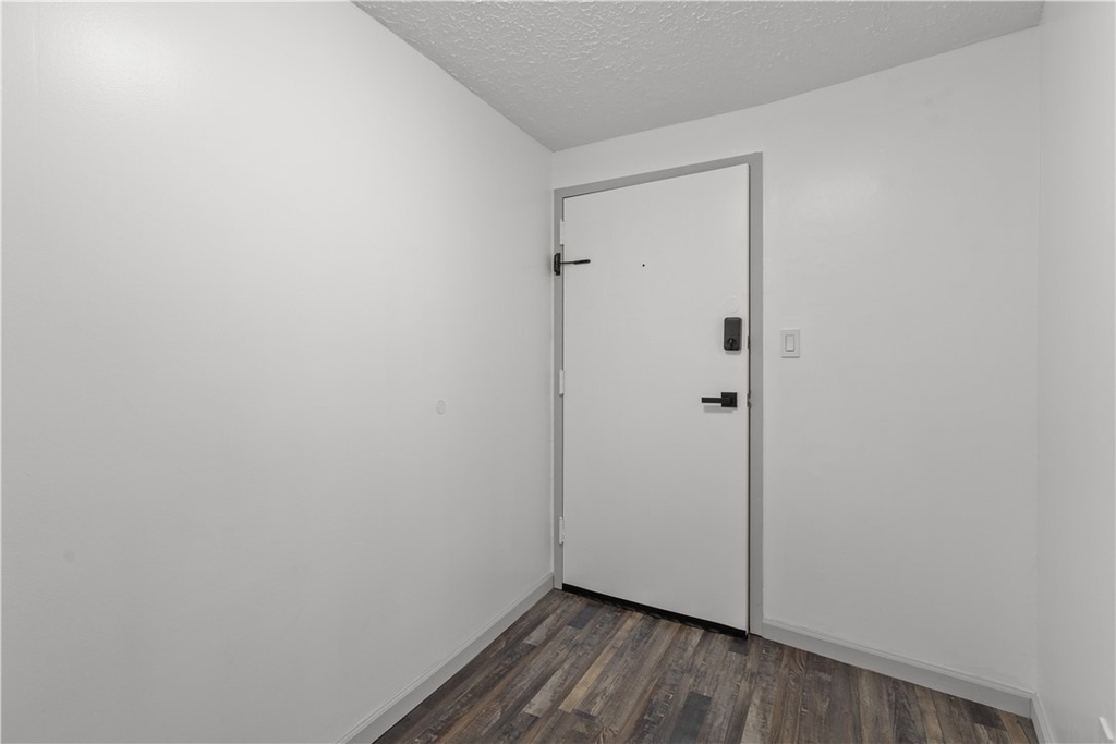 5523 Ellsworth Av. - Photo 4