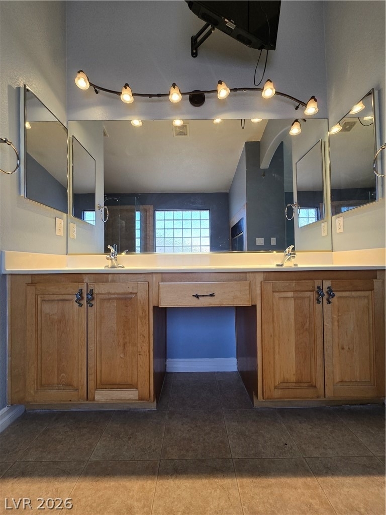 8244 Gilmore Avenue - Photo 30